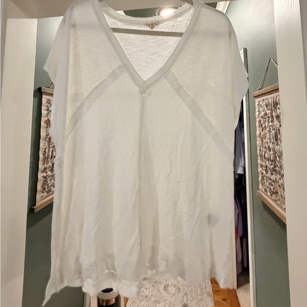 POL White V-Neck Short Sleeve Top